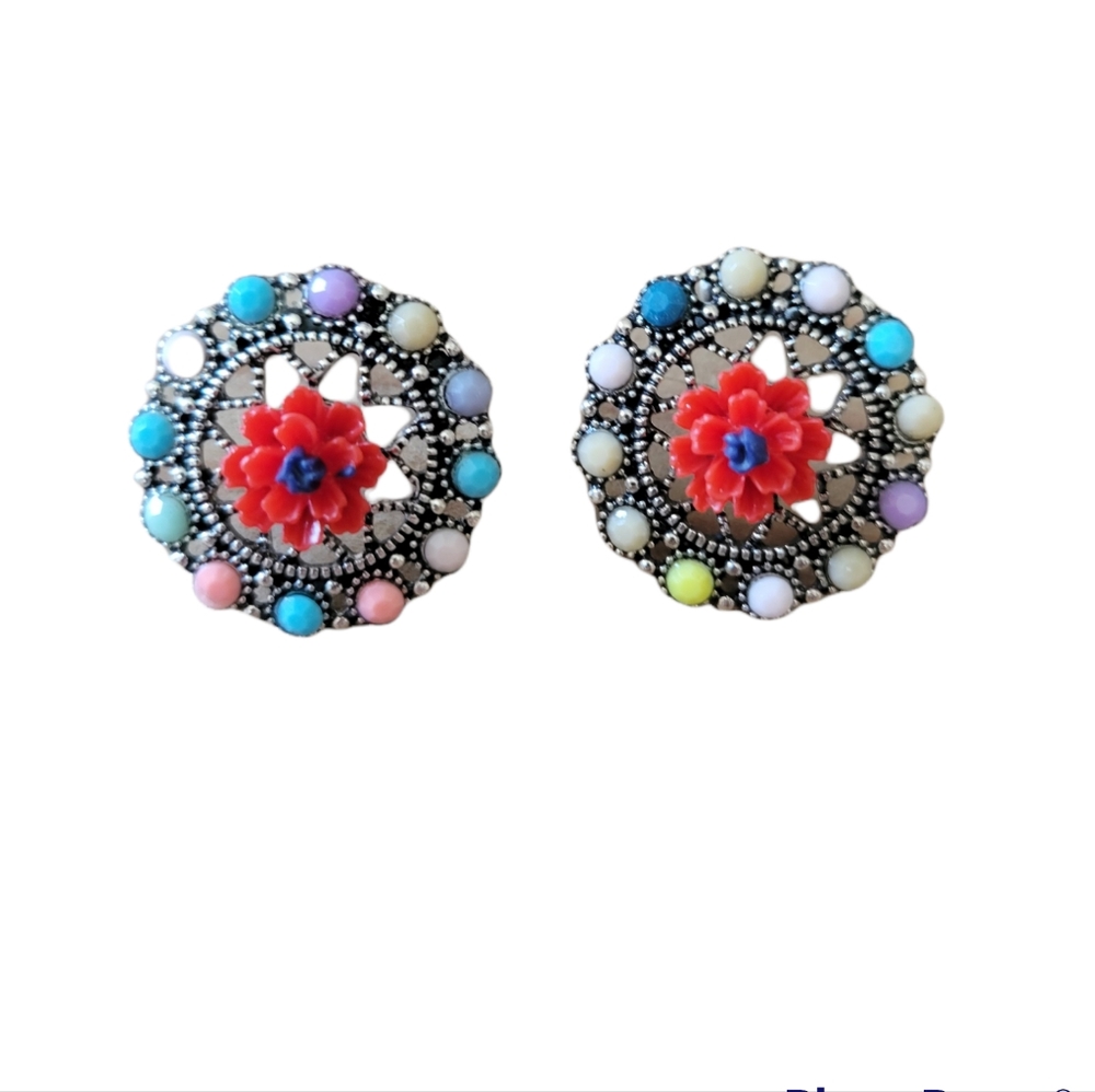 Round earrings with beads and red flower